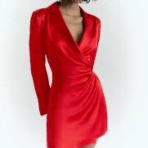 NWT SS22 Zara Satin red dress